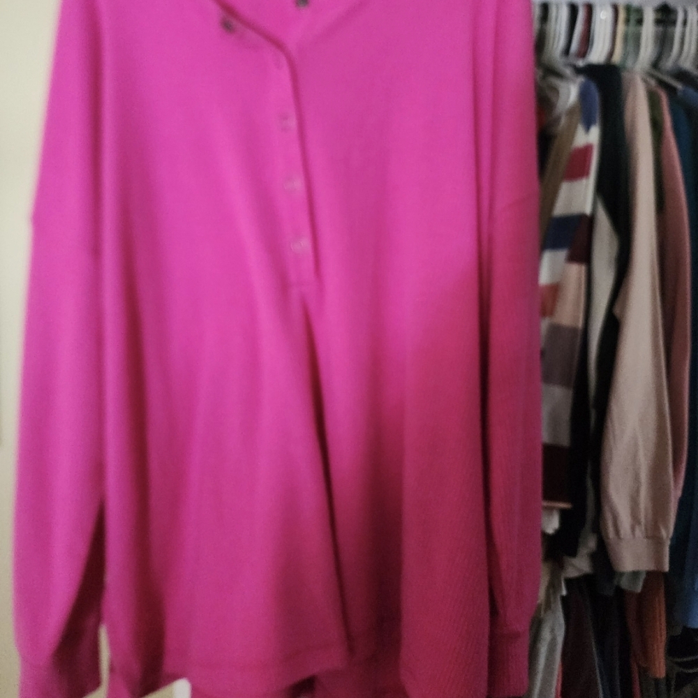 Old Navy Women's Fuchsia Button Down Shirt